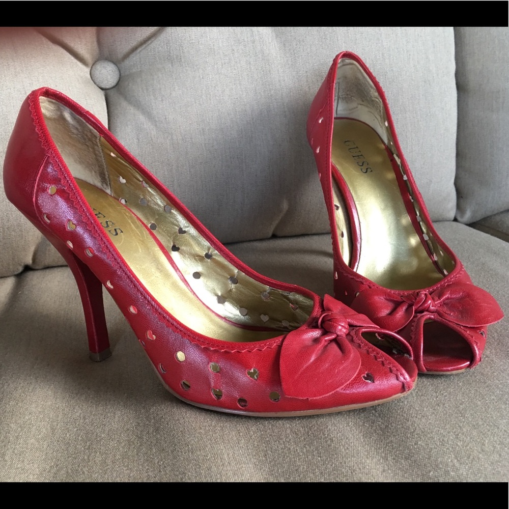 Guess sexy red cut out heart peep toe pumps